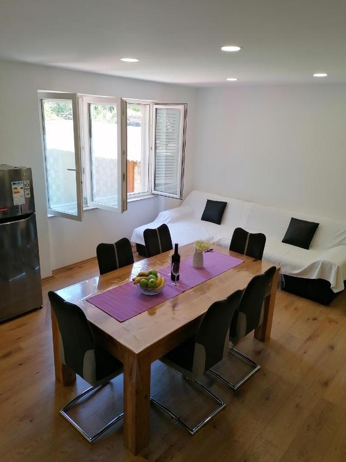 Apartment "B" 50 M From The Beach Zadar Exterior foto